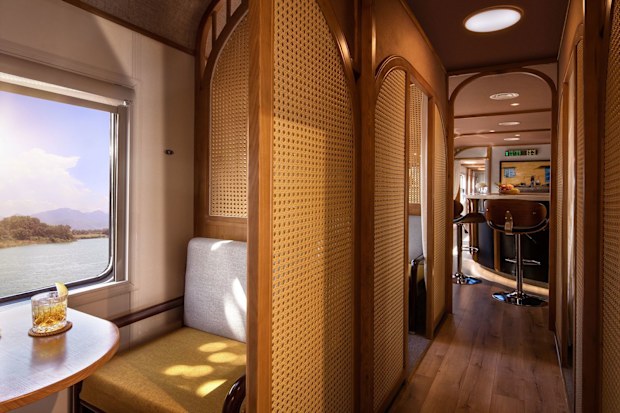 Anantara train, Vietnam