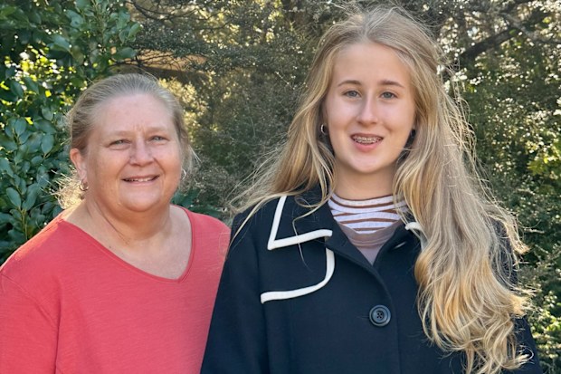 Laura Everson with her mum Roz.