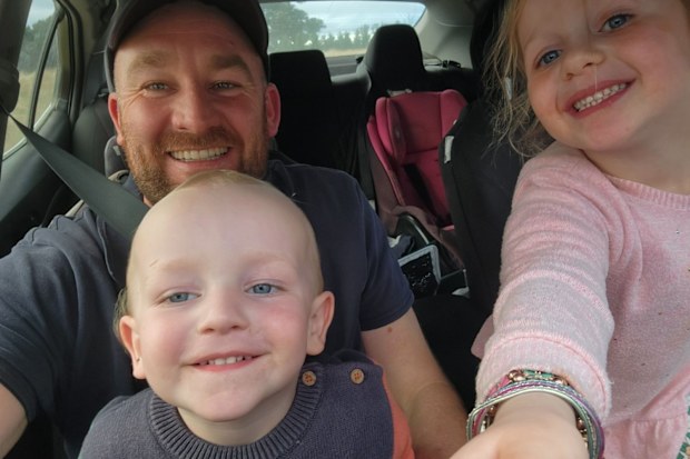 Dad suffers heart attack on Mother's Day, weeks before birth of fourth ...