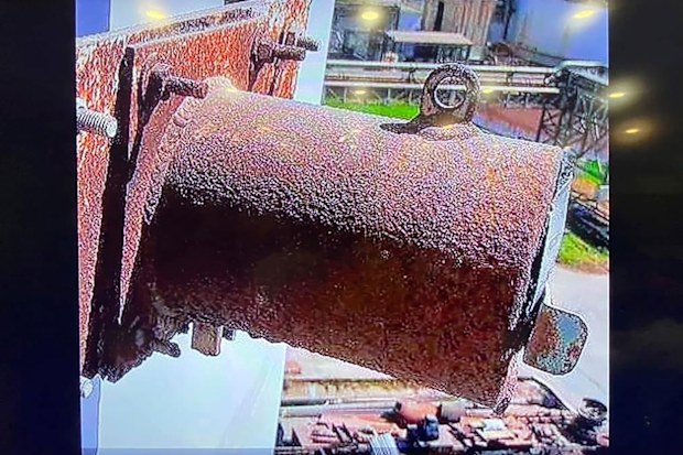 The missing radioactive cylinder in Thailand was a steel tube, 30 cm  long with a diameter of 13 cm.