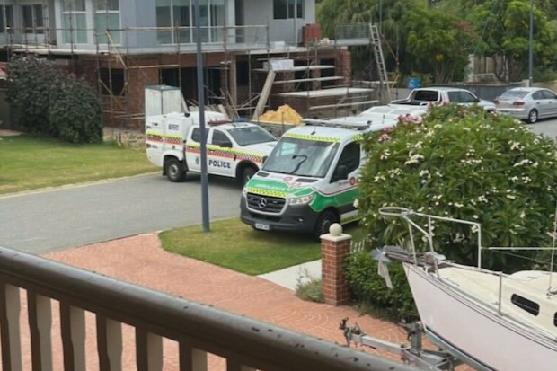 Elderly woman injured after online sale goes wrong leaving $3000 gold chain missing
