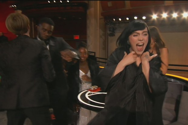 Billie Eilish and brother Finneas win their first Oscar