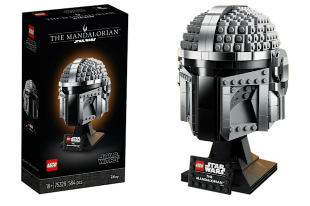 LEGO Star Wars The Mandalorian Helmet set.