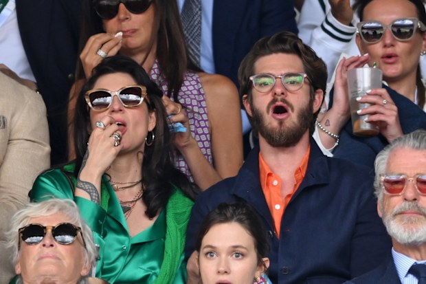 Andrew Garfield, Pierce Brosnan, Glenn Close, Cailee Spaney