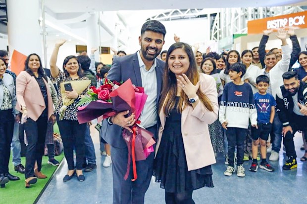 Yashraj Chhabra propose to his girlfriend, Riiya Shukla at auckland airport