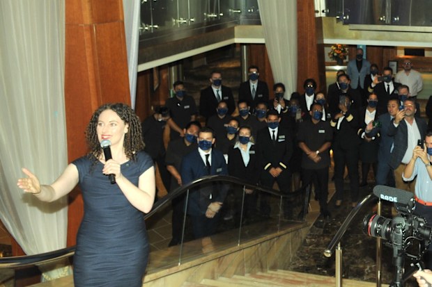 cruise director kelly rose