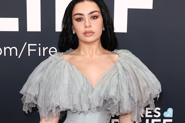  Charli XCX 