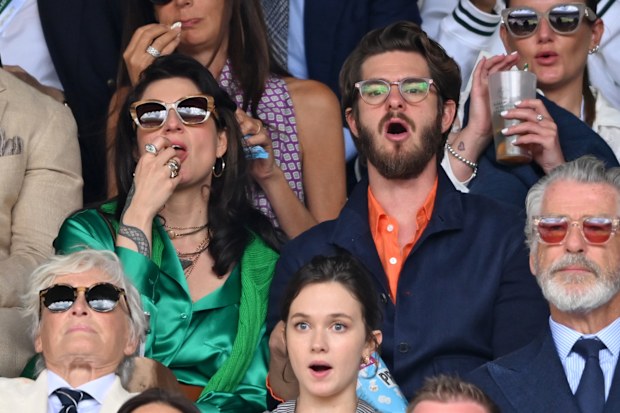 Andrew Garfield, Pierce Brosnan, Glenn Close, Cailee Spaney