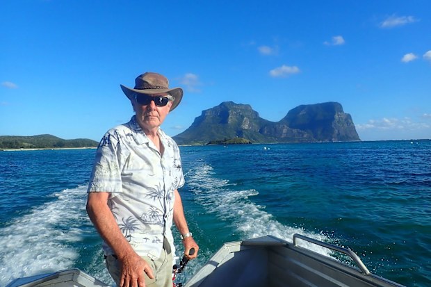 Why only 400 people at a time can visit lord howe island in australia