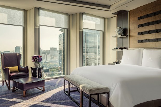 Four Seasons Hotel Seoul bed