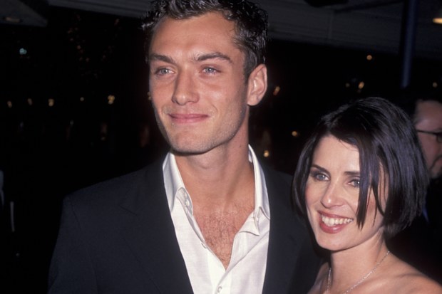Jude Law and wife Sadie Frost at the premiere of "The Talented Mr Ripley" on December 12, 1999 at Mann Village Theatre in Hollywood.