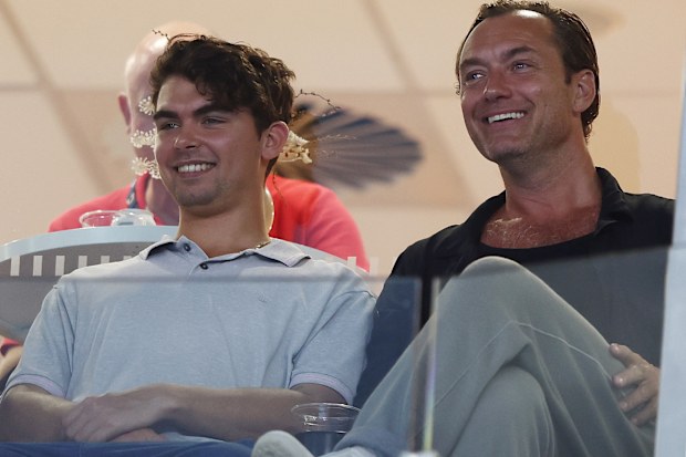 Jude Law and son Rudy at the 2024 Brisbane International in January 2024.
