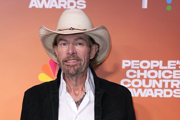 Toby Keith arrives at the People's Choice Country Awards on Thursday, Sept. 28, 2023, at The Grand Ole Opry House in Nashville, Tenn. 