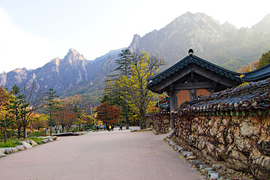 8. Seoraksan National Park