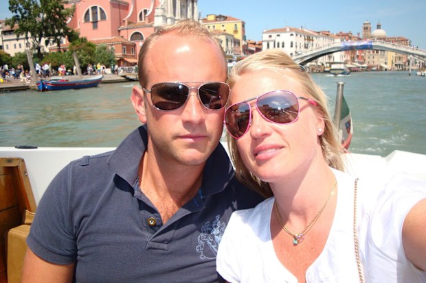 After 10 years of no contact, Kris contacted Amelie in 2007 and they reconnected.