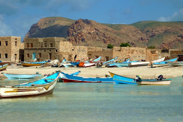 Image of boats at a  beach in yemen