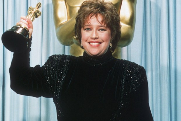 Kathy Bates with her Oscar