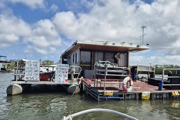Noosa River boat evictions