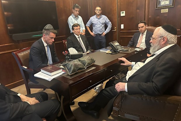 Chris Minns has met with Jewish leaders from the Chabad of Bondi tonight.
