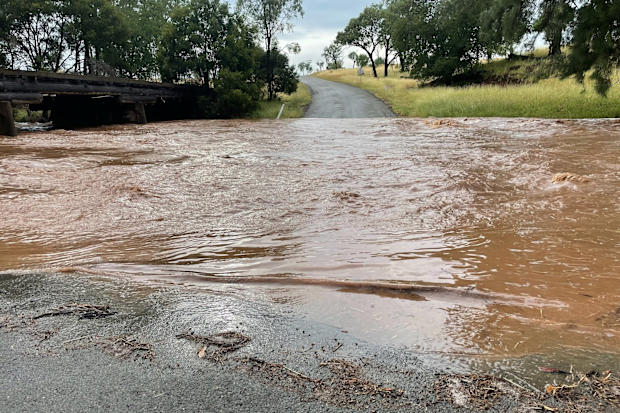Emergency services across Queensland are grappling with flash flooding with forecasters predicting up to a metre of rain in some parts.