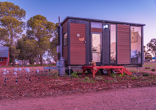 Dandelion Retreat is less than two hours' drive from Adelaide in Lochiel, the house sitting directly opposite the area's famed Lake Bumbunga's bubble gum shores.