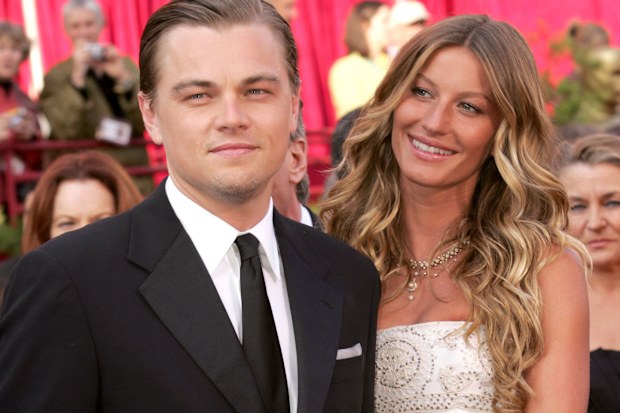 Leonardo DiCaprio, nominee Best Actor in a Leading Role for The Aviator, and Gisele Bundchen (Photo by KMazur/WireImage)