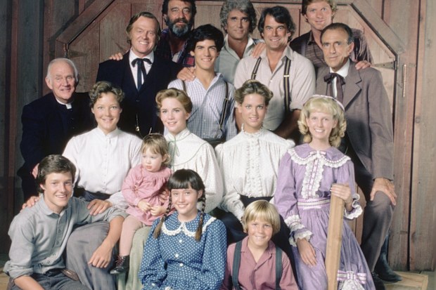 Little House: A New Beginning -- "Little House: Look Back to Yesterday" -- Pictured: (front row l-r) Lindsay Kennedy as Jeb Carter, Shannen Doherty as Jenny Wilder, David Friedman as Jason Carter (2nd row l-r) Pamela Roylance as Sarah Carter, Melissa Gilbert as Laura Ingalls Wilder, Leslie Landon as Etta Plum, Allison Balson as Nancy Oleson (3rd row l-r)  Dabbs Greer as Reverend Robert Alden, Kevin Hagen as Dr. Hiram Baker, Matthew Laborteaux as Albert Quinn Ingalls, Stan Ivar as John Carter, Ri