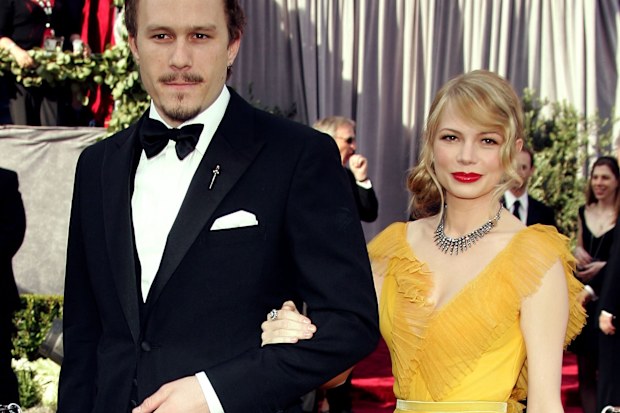 Actors Heath Ledger and Michelle Williams arrive to the 78th Annual Academy Awards at the Kodak Theatre on March 5, 2006 in Hollywood, California. 