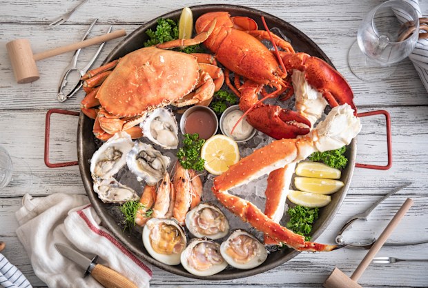 gorgeous seafood platter image