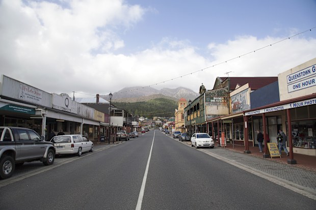 Queenstown, Tasmania: April 03, 2019: Orr Street is in the retail centre of Queenstown with hotels, shops and restaurants.