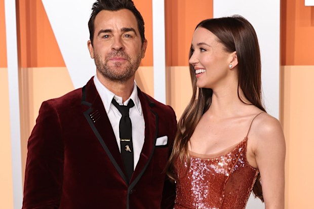 Justin Theroux and Nicole Brydon Bloom attend the 2025 Vanity Fair Oscar Party Hosted By Radhika Jones at Wallis Annenberg Center for the Performing Arts on March 2, 2025 in Beverly Hills, California.  