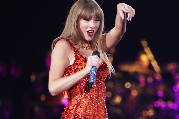 Taylor Swift orange