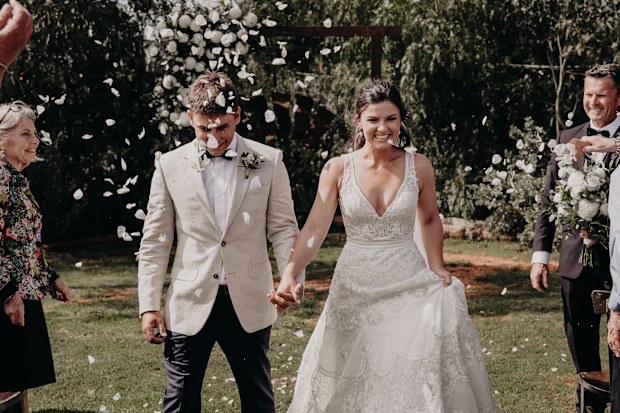 In just 48-hours, the Broken Hill community rallied to put on the perfect wedding for Lauren and Nick Jackson.