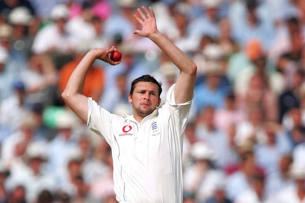 LONDRA, INGHILTERRA - 9 SETTEMBRE: Steve Harmison dell'Inghilterra bowling durante il giorno 2 del Npower 5th Ashes Test match tra Inghilterra e Australia al Brit Oval il 9 settembre 2005 a Londra, Inghilterra. (Foto di Richard Sellers/Sportsphoto/Allstar tramite Getty Images)