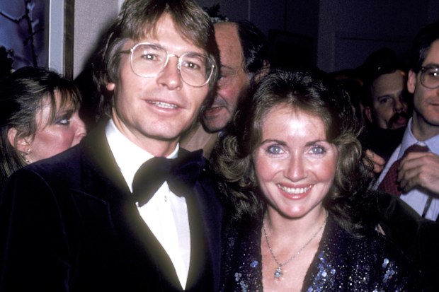 🎵 At 79, Annie Denver Finally Tells Her Side of the Story — The Truth Behind John Denver’s Greatest Love Song