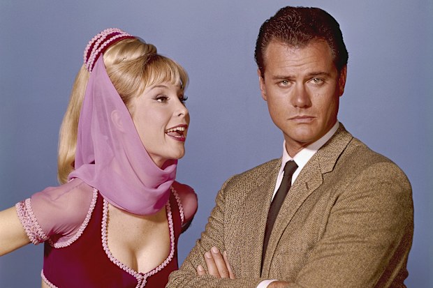 Barbara Eden as Jeannie, Larry Hagman as Anthony 'Tony' Nelson in I Dream of Jeannie