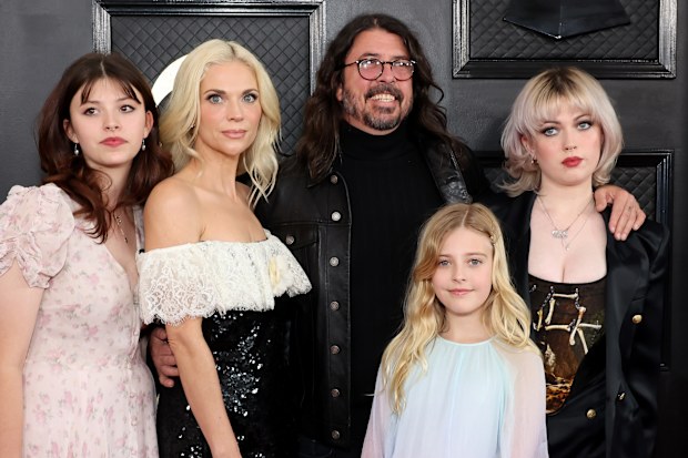 Jordan Blum and Dave Grohl with their kids Ophelia Grohl, Violet Grohl and Harper Grohl.