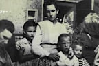 <p>An entire town was taken into custody in a controversial raid in the US on July 26, 1953.</p><p>All but six residents of Short Creek, Arizona, were arrested in a crackdown on polygamy.</p>