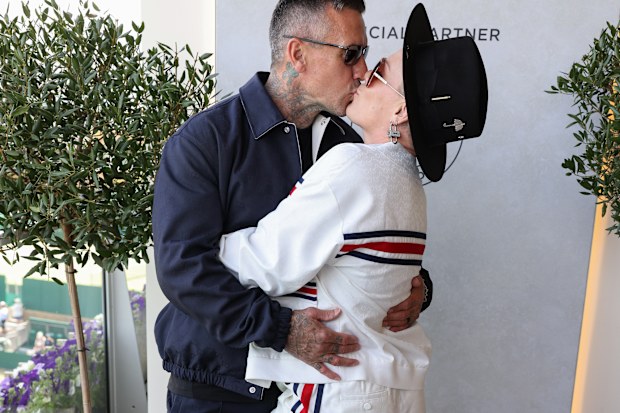 pink and carey hart pink denies break up reports 