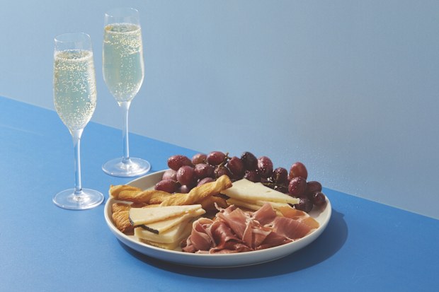 Aldi Summer wine and cheese