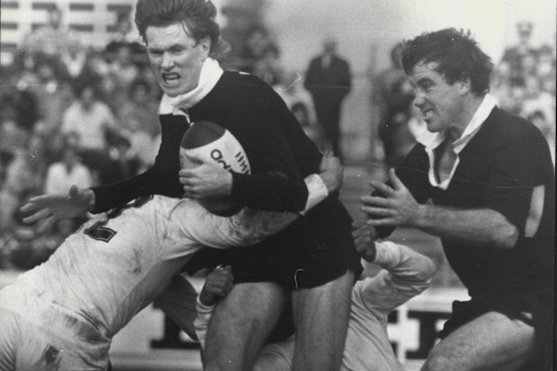 All Blacks Winger Stu Wilson, 1983'te Yeni Zelanda için son maçına çıkar.