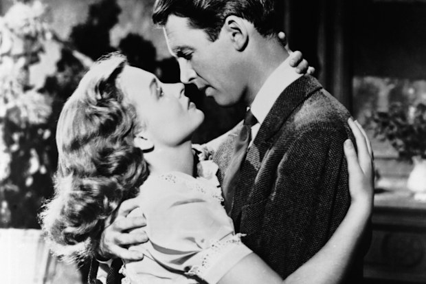 Actress Donna Reed as Mary Hatch and actor James Stewart as George Bailey in film 'It's a Wonderful Life', 1946. (Photo by Silver Screen Collection/Getty Images)