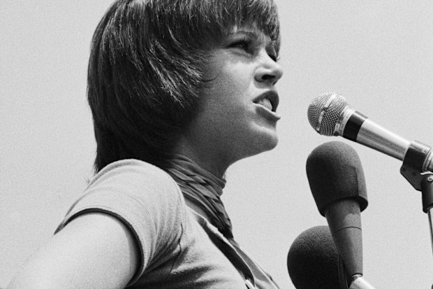(Original Caption) 5/9/1970-Washington, DC-"Greetings, fellow bums," is the way film star Jane Fonda addresses anti-war demonstrators gathered on ellipse across from the White House. Her greeting was an allusion to the way President Nixon referred to students during a visit to the Pentagon earlier in the week.