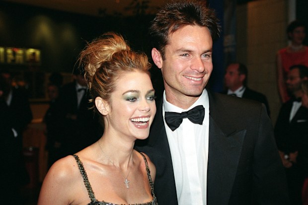 Denise Richards, Patrick Muldoon, (v.l.n.r.), "James Bond"-Film-Premiere "Die Welt ist nicht genug", Berlin, Deutschland, Europa, Ufa-Filmpalast, 25.11.1999