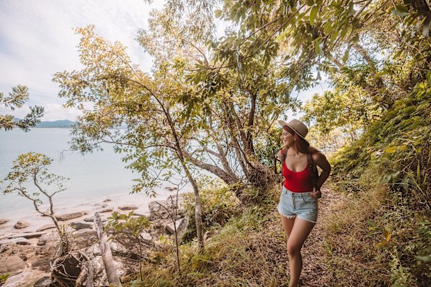 Can you walk around Dunk Island - hiking trails