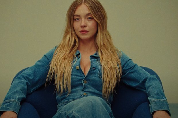 A US fashion brand's stock has soared after the company announced an advertising campaign with actress Sydney Sweeney. 