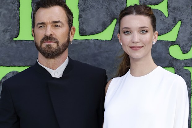 Justin Theroux and Nicole Brydon Bloom