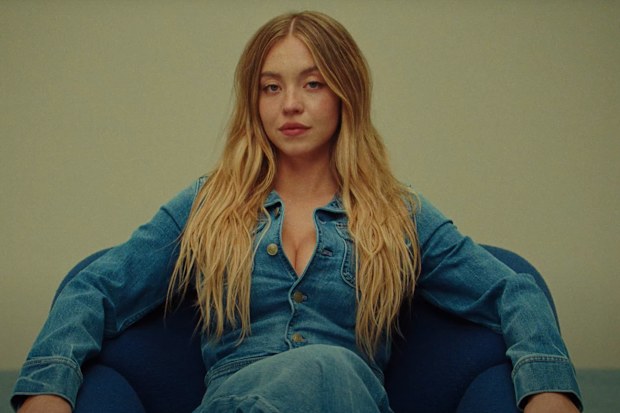 A US fashion brand's stock has soared after the company announced an advertising campaign with actress Sydney Sweeney. 