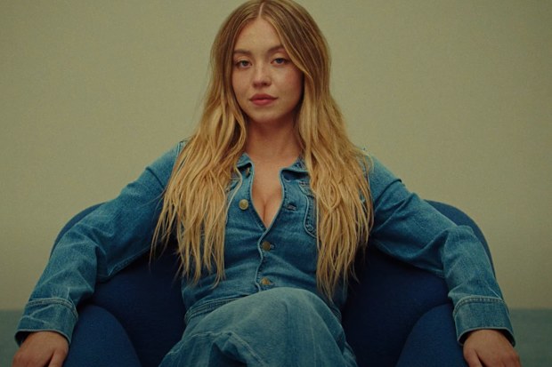 A US fashion brand's stock has soared after the company announced an advertising campaign with actress Sydney Sweeney. 