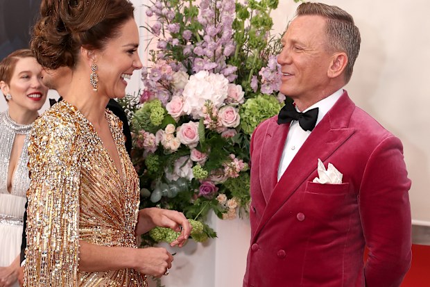 Kate Middleton, the Duchess of Cambridge, meets actor Daniel Craig as she attends the "No Time To Die" World Premiere at Royal Albert Hall on September 28, 2021 in London, England. (Photo by Chris Jackson/Getty Images)